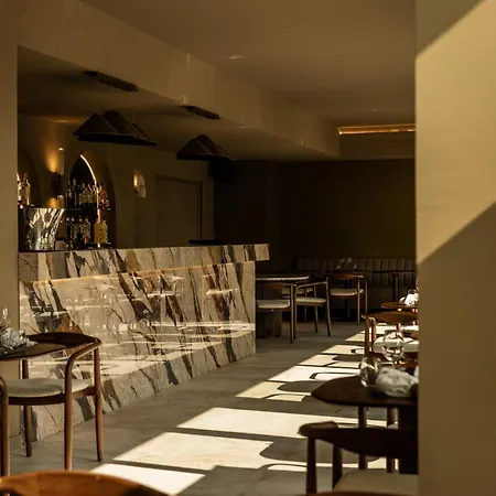 & Restaurants - Maison Chabran 4*