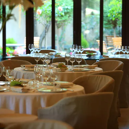 & Restaurants - Maison Chabran 4* Pont-de-lʼIsère