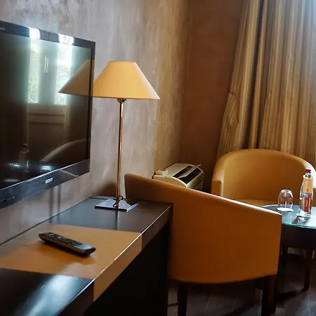 Hotel & Restaurants - Maison Chabran 4*