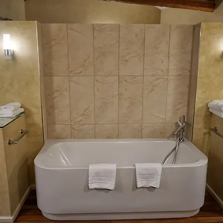 & Restaurants - Maison Chabran Hotel