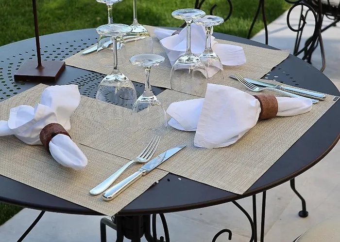 Hotel & Restaurants - Maison Chabran 4*