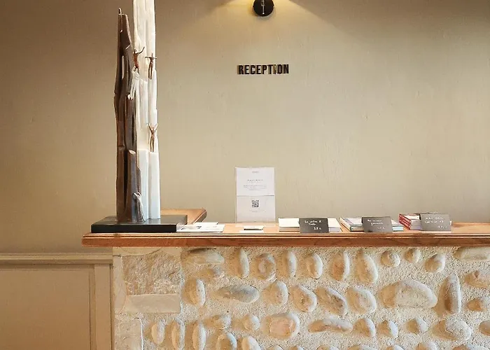 Hotel & Restaurants - Maison Chabran Pont-de-lʼIsère
