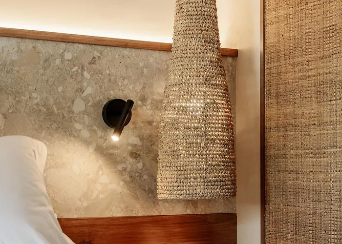 Hotel & Restaurants - Maison Chabran 4*