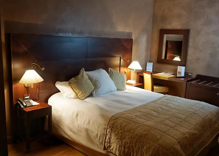 Hotel & Restaurants - Maison Chabran 4*