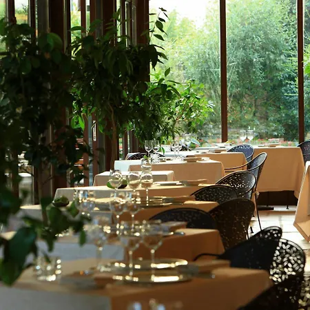 & Restaurants - Maison Chabran Pont-de-lʼIsère