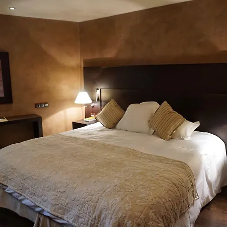 Hotel & Restaurants - Maison Chabran 4*