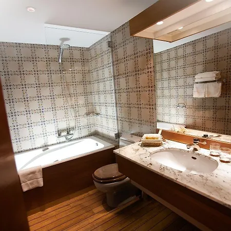 & Restaurants - Maison Chabran Pont-de-lʼIsère