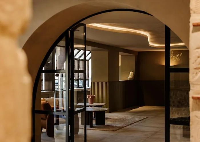Hotell & Restaurants - Maison Chabran Pont-de-lʼIsère