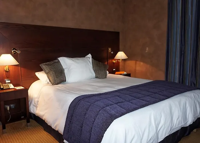 Hotell & Restaurants - Maison Chabran Pont-de-lʼIsère